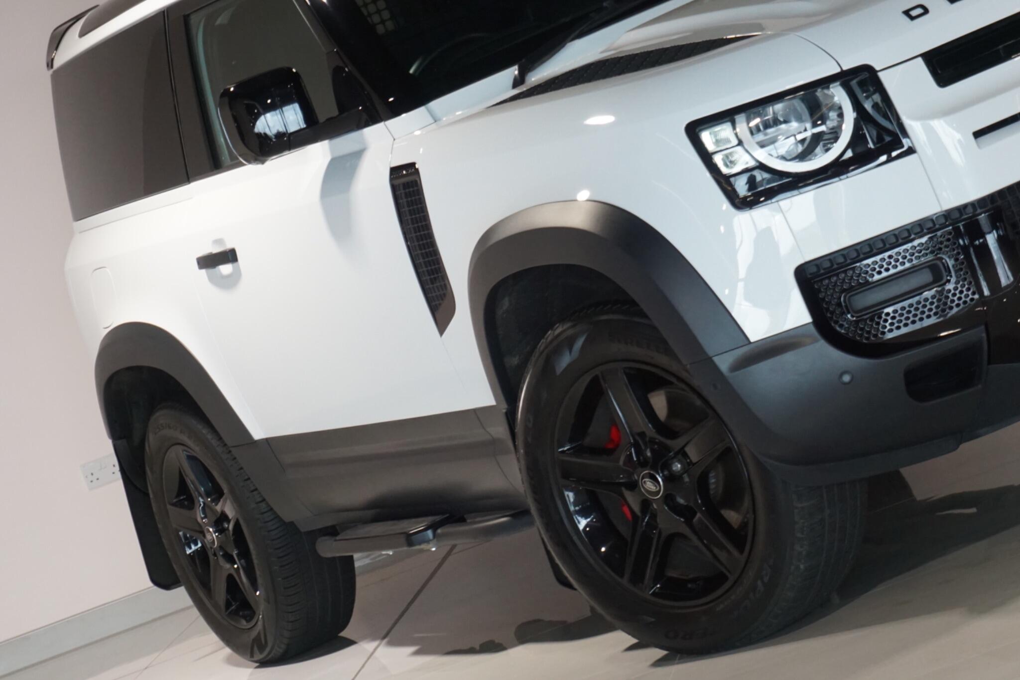 Land Rover Defender 90 3.0 D250 MHEV Hard Top SUV 3dr Diesel Auto 4WD SWB Euro 6 (s/s) (250 ps)